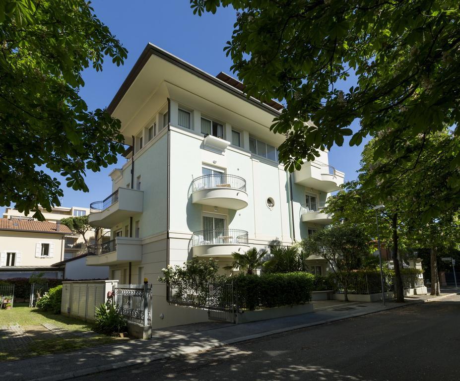 Residence Hamilton Riccione Bagian luar foto