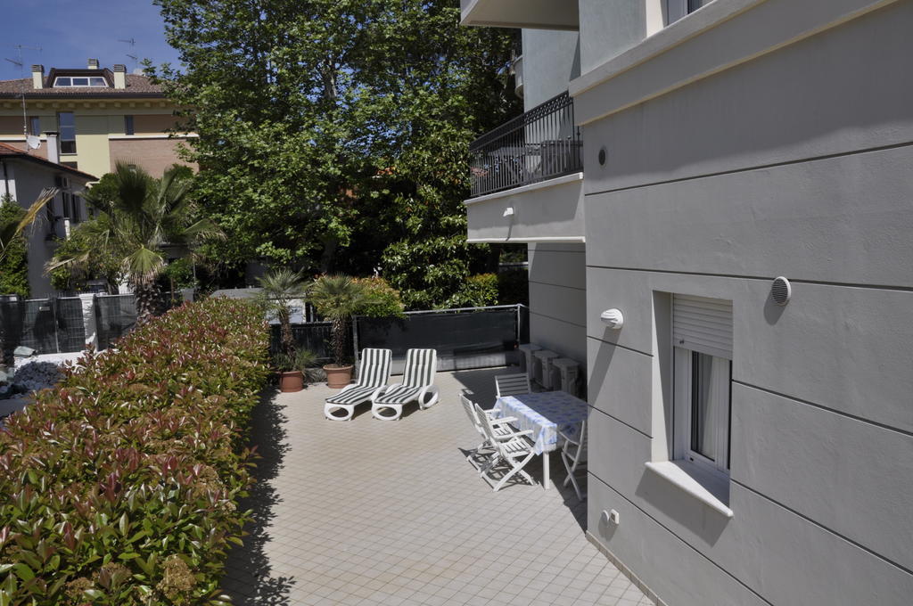 Residence Hamilton Riccione Bagian luar foto