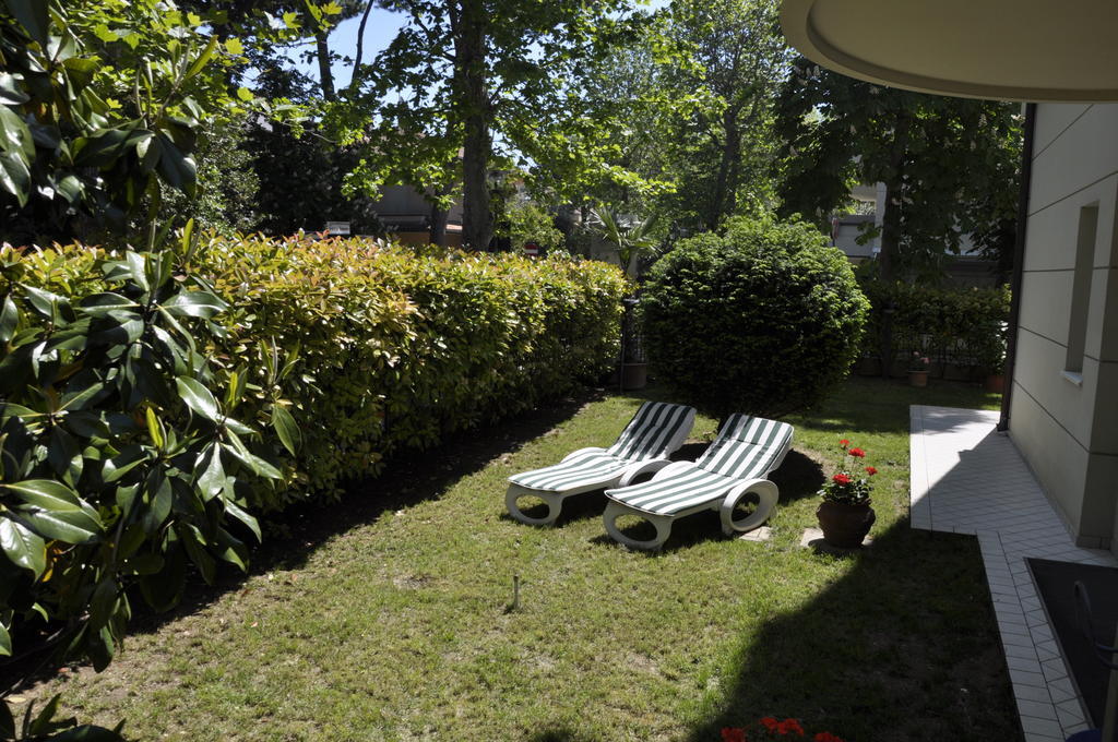 Residence Hamilton Riccione Bagian luar foto