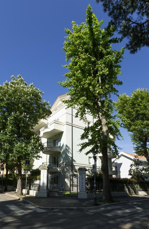 Residence Hamilton Riccione Bagian luar foto