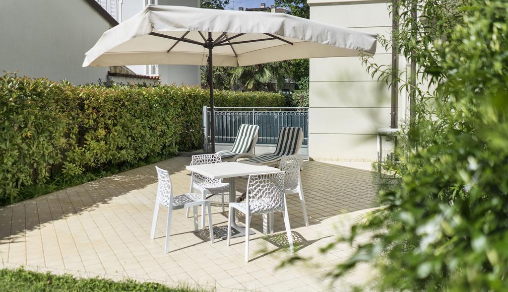 Residence Hamilton Riccione Bagian luar foto